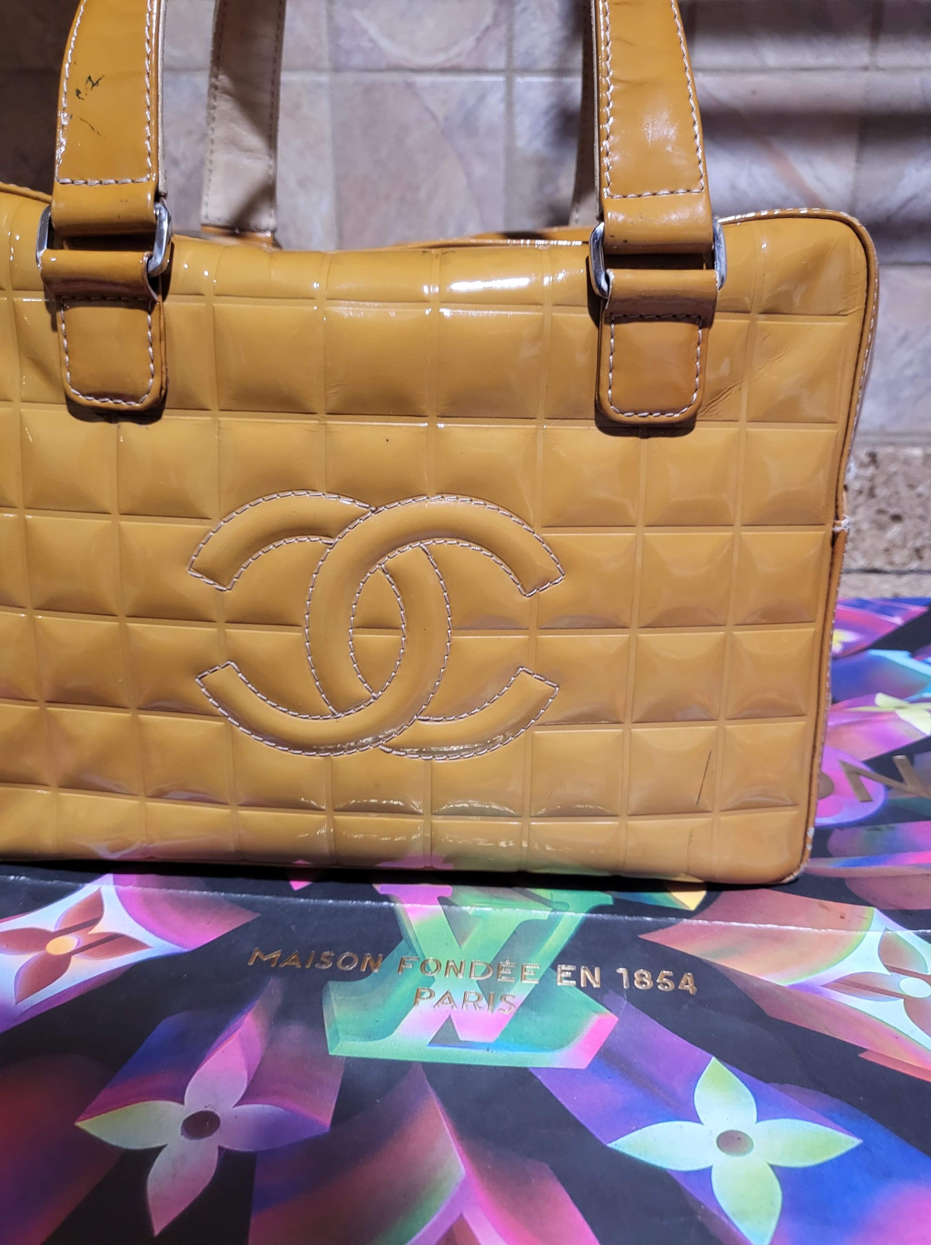 Authentic Chanel Enamel Patient leather handbag – The Neon Gypsy Shopping