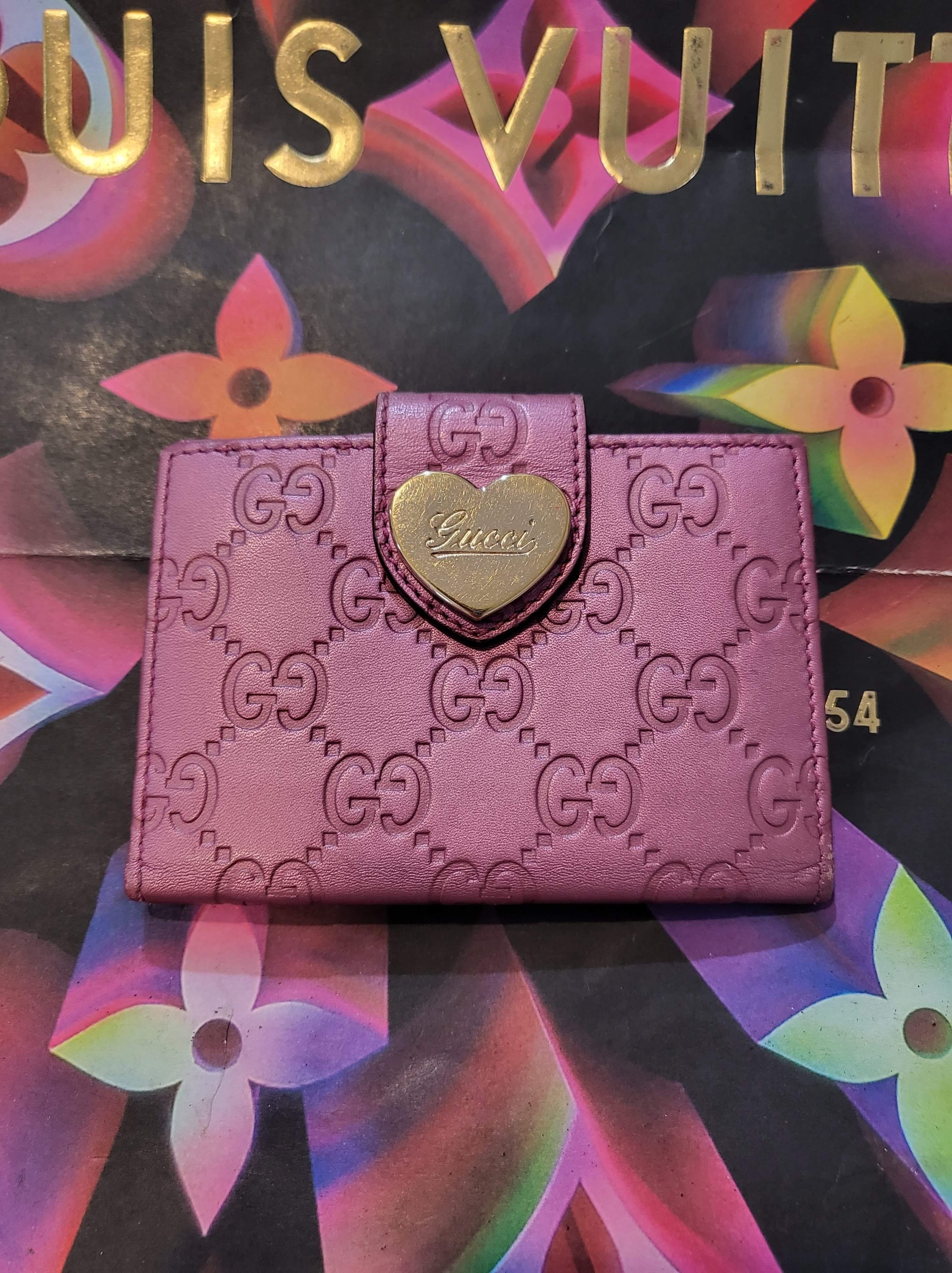 Authentic Gucci Metallic Guccissima Heart Travel Wallet – The Neon Gypsy  Shopping